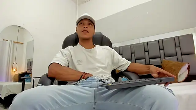 Ricky Owens1 online show from December 1, 8:58 pm