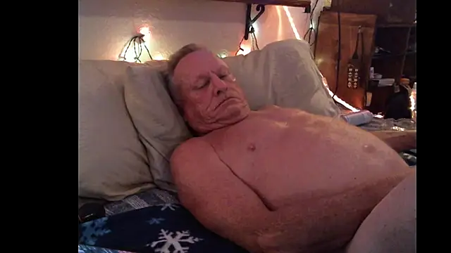 Pussyeat2please online show from October 23, 9:52 am