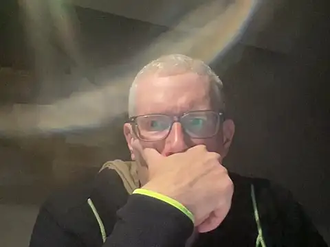 Snapshot of choupipat1 chatting on September 27, 10:26 pm choupipat1 online show from September 27, 10:26 pm