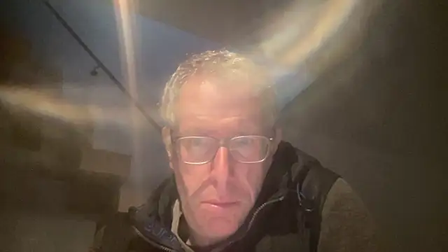 Snapshot of choupipat1 chatting on November 9, 6:44 am choupipat1 online show from November 9, 6:44 am