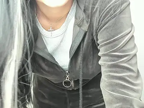 Lune Moon online show from November 15, 6:11 am