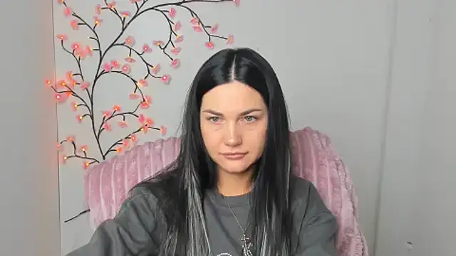 Lune Moon online show from February 21, 6:36 am