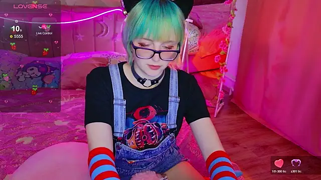 CoralineYoung online show from May 17, 5:05 am