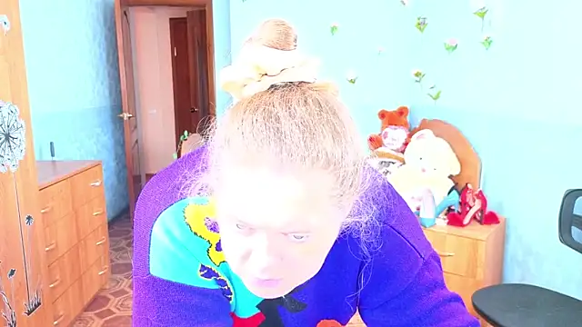 Audrey Aura online show from September 28, 5:02 am