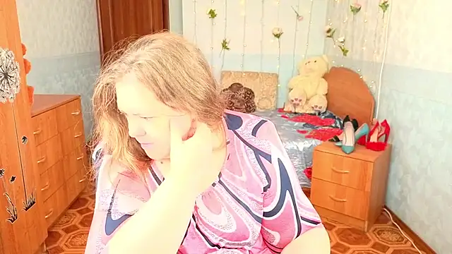 Audrey Aura online show from October 16, 5:52 am