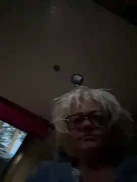 Snapshot of ladyboatlady chatting on June 28, 9:21 pm ladyboatlady online show from June 28, 9:21 pm