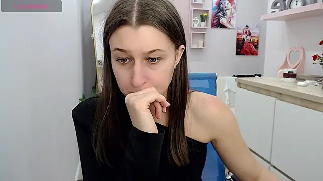 Snapshot of muriel_elvin chatting on October 1, 10:21 am muriel elvin online show from October 1, 10:21 am
