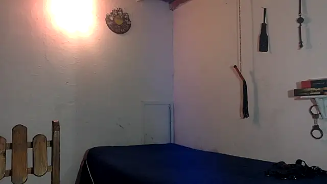 Snapshot of indomitaFox chatting on February 28, 3:07 am indomitaFox online show from February 28, 3:07 am