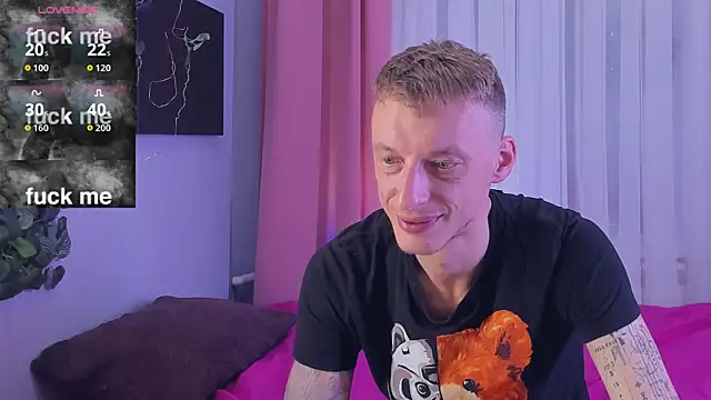 Snapshot of InkedJames chatting on October 2, 3:19 pm InkedJames online show from October 2, 3:19 pm