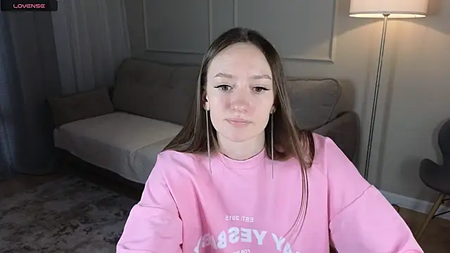 cutienaughtygirl online show from May 11, 8:31 am