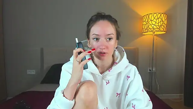 cutienaughtygirl online show from May 16, 8:44 am