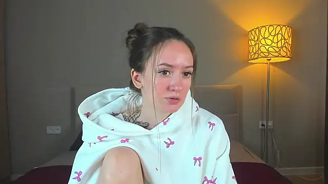 cutienaughtygirl online show from May 16, 10:36 am