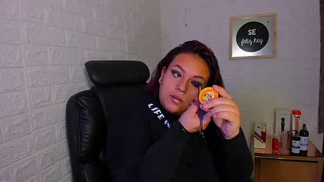 Snapshot of Arthemisa_tay69 chatting on November 11, 2:33 am Arthemisa tay69 online show from November 11, 2:33 am