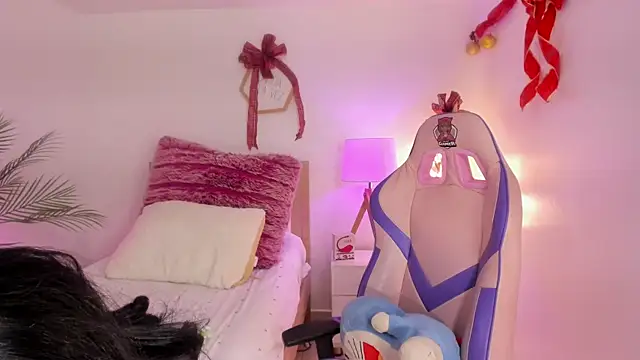 Hadid Jimenez  online show from December 15, 6:45 pm