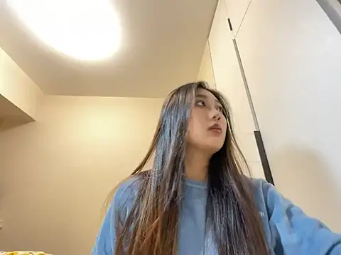 xena0501 online show from December 4, 12:36 pm