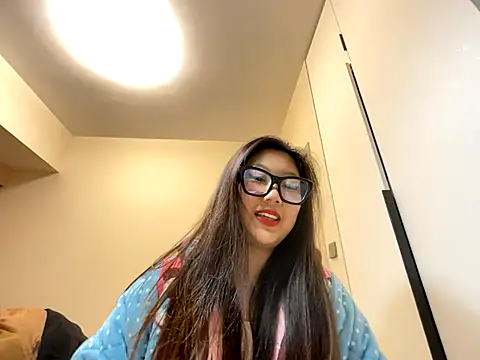 xena0501 online show from December 17, 1:28 pm