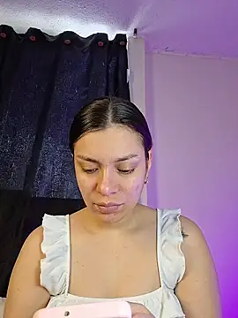 Snapshot of AmaiaSalvatore chatting on May 15, 8:16 pm AmaiaSalvatore online show from May 15, 8:16 pm