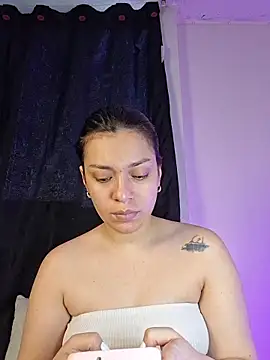 Snapshot of AmaiaSalvatore chatting on May 21, 9:44 pm AmaiaSalvatore online show from May 21, 9:44 pm