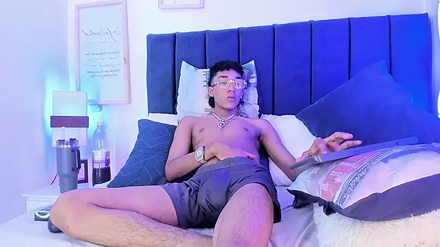 Lucass Blaze online show from October 27, 10:58 pm