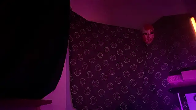 Snapshot of DjDiCKmannOnE chatting on February 9, 12:14 am DjDiCKmannOnE online show from February 9, 12:14 am