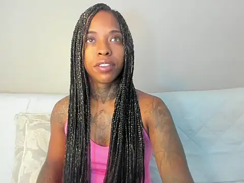 Snapshot of Pauline_Fox chatting on September 18, 1:40 am Pauline Fox online show from September 18, 1:40 am