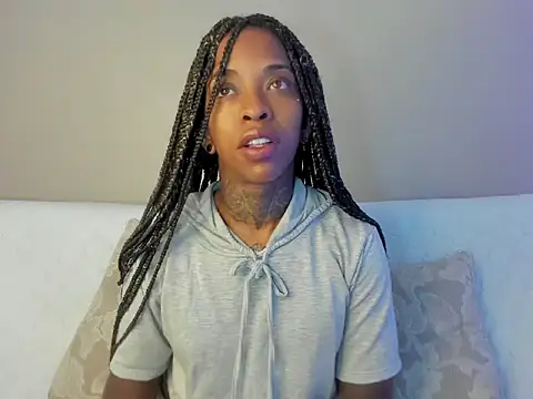 Snapshot of Pauline_Fox chatting on September 22, 2:35 am Pauline Fox online show from September 22, 2:35 am