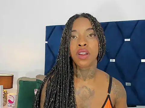 Snapshot of Pauline_Fox chatting on October 5, 12:03 pm Pauline Fox online show from October 5, 12:03 pm