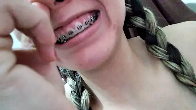 isabelly08ty online show from November 17, 6:35 pm