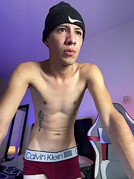 Snapshot of santiago_cutex chatting on May 3, 6:08 am santiago cutex online show from May 3, 6:08 am