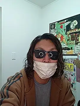 Snapshot of specialz0831 chatting on October 26, 7:14 am specialz0831 online show from October 26, 7:14 am