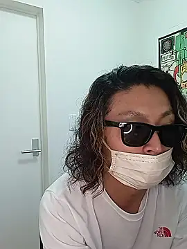 Snapshot of specialz0831 chatting on October 27, 3:32 am specialz0831 online show from October 27, 3:32 am