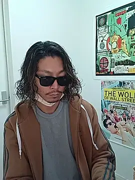 Snapshot of specialz0831 chatting on October 31, 11:17 pm specialz0831 online show from October 31, 11:17 pm