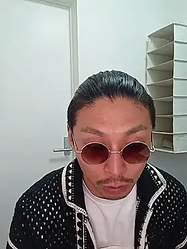 specialz0831 online show from April 18, 8:51 am