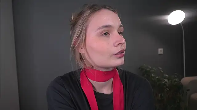 lisa schiele online show from December 15, 8:02 pm