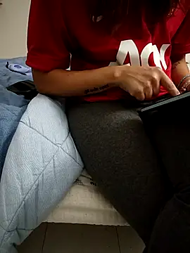 alicepavia22 online show from October 2, 9:11 pm