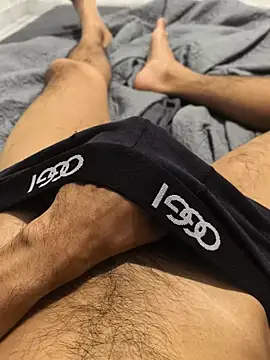 Yucsingl1 online show from April 29, 2:37 am