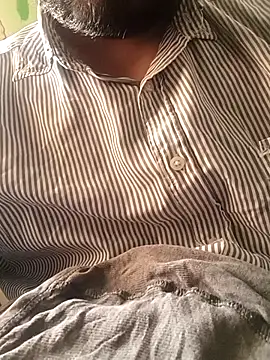 Snapshot of aarav_013 chatting on April 10, 4:28 am aarav 013 online show from April 10, 4:28 am