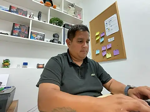 Gordito319 online show from May 5, 9:12 pm
