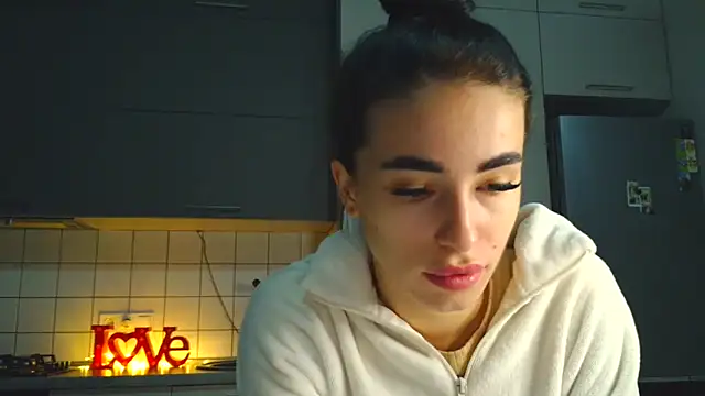 EvaMelnik online show from October 4, 4:27 pm