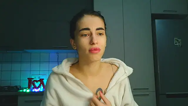 EvaMelnik online show from October 13, 3:45 pm