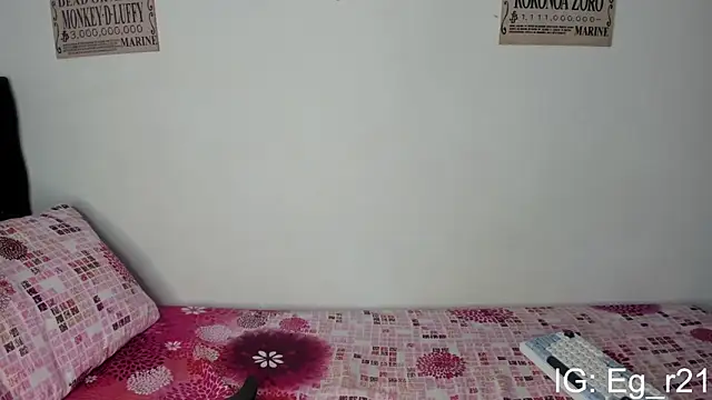 Snapshot of emma_grays2 chatting on June 21, 5:04 pm emma grays2 online show from June 21, 5:04 pm