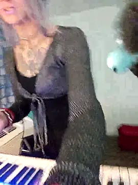 Kaotikkisses online show from April 3, 9:24 pm