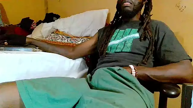 EYEzIAM online show from May 18, 4:29 am