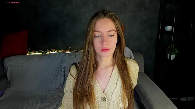 Agnes Wells online show from April 28, 1:04 am