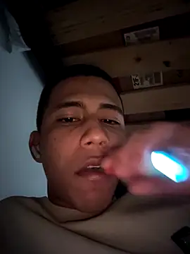 Snapshot of Davig4 chatting on September 17, 10:44 pm Davig4 online show from September 17, 10:44 pm