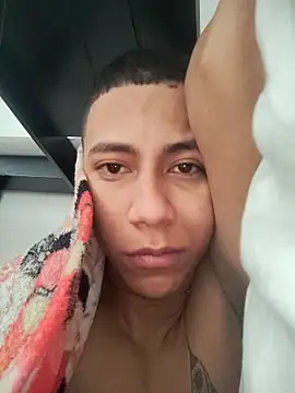 Snapshot of Davig4 chatting on October 6, 2:25 pm Davig4 online show from October 6, 2:25 pm