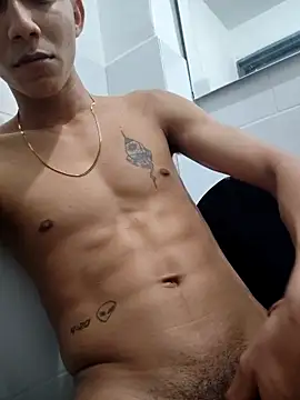 Snapshot of Davig4 chatting on October 8, 3:59 am Davig4 online show from October 8, 3:59 am