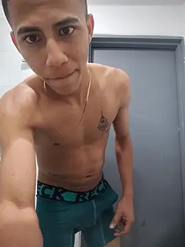 Snapshot of Davig4 chatting on October 16, 2:56 am Davig4 online show from October 16, 2:56 am