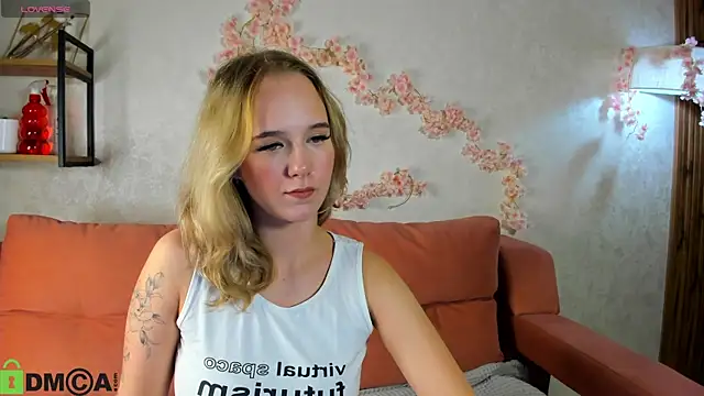 Snapshot of Casey_Sweeet chatting on September 24, 8:39 am Casey Sweeet online show from September 24, 8:39 am