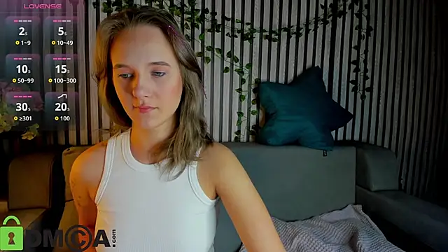 Snapshot of Casey_Sweeet chatting on December 4, 4:27 pm Casey Sweeet online show from December 4, 4:27 pm